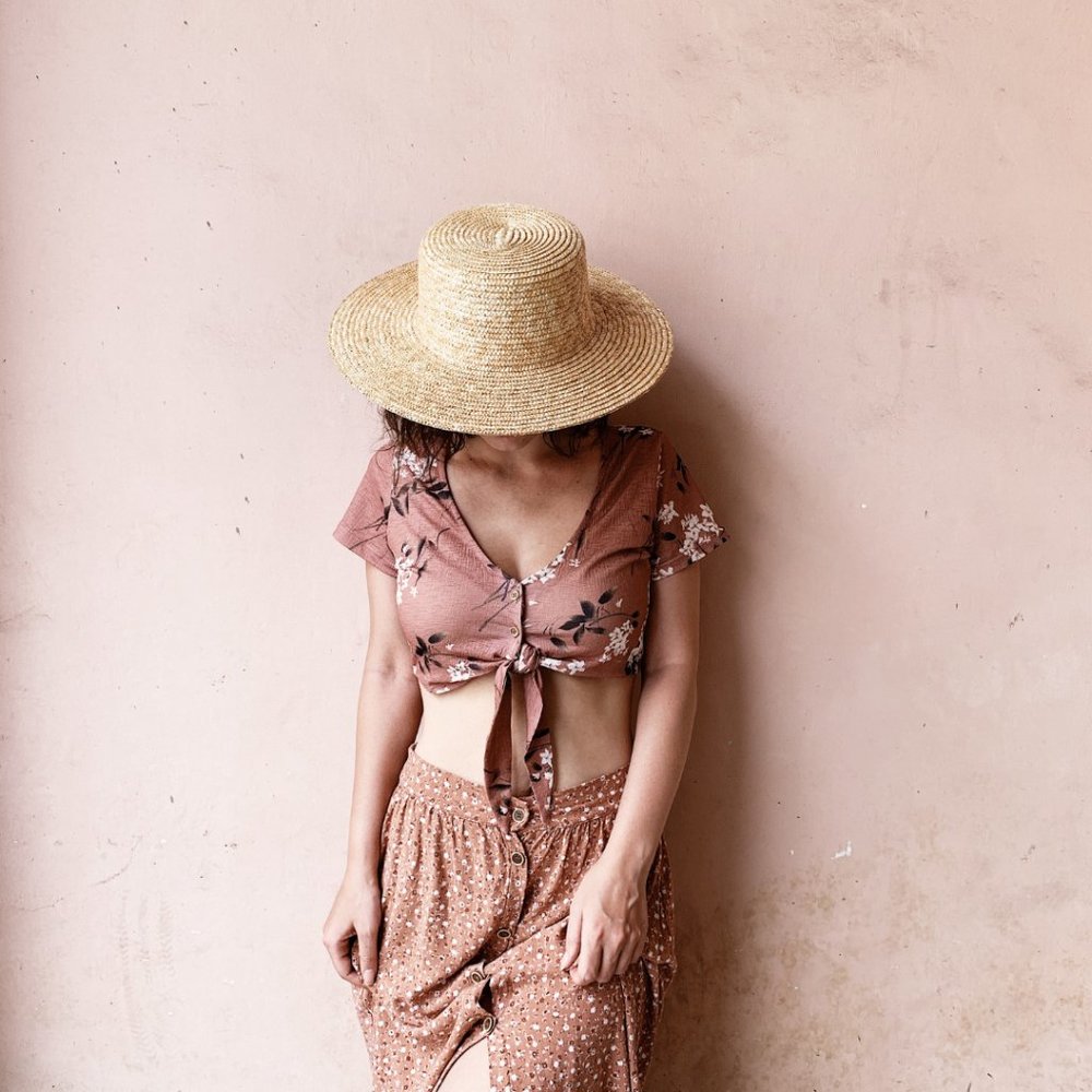 Meet your Posher, Lora Emelia